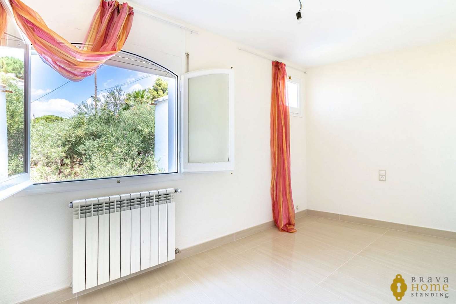 Bonica casa con piscina I vistes al mar en venda a Roses