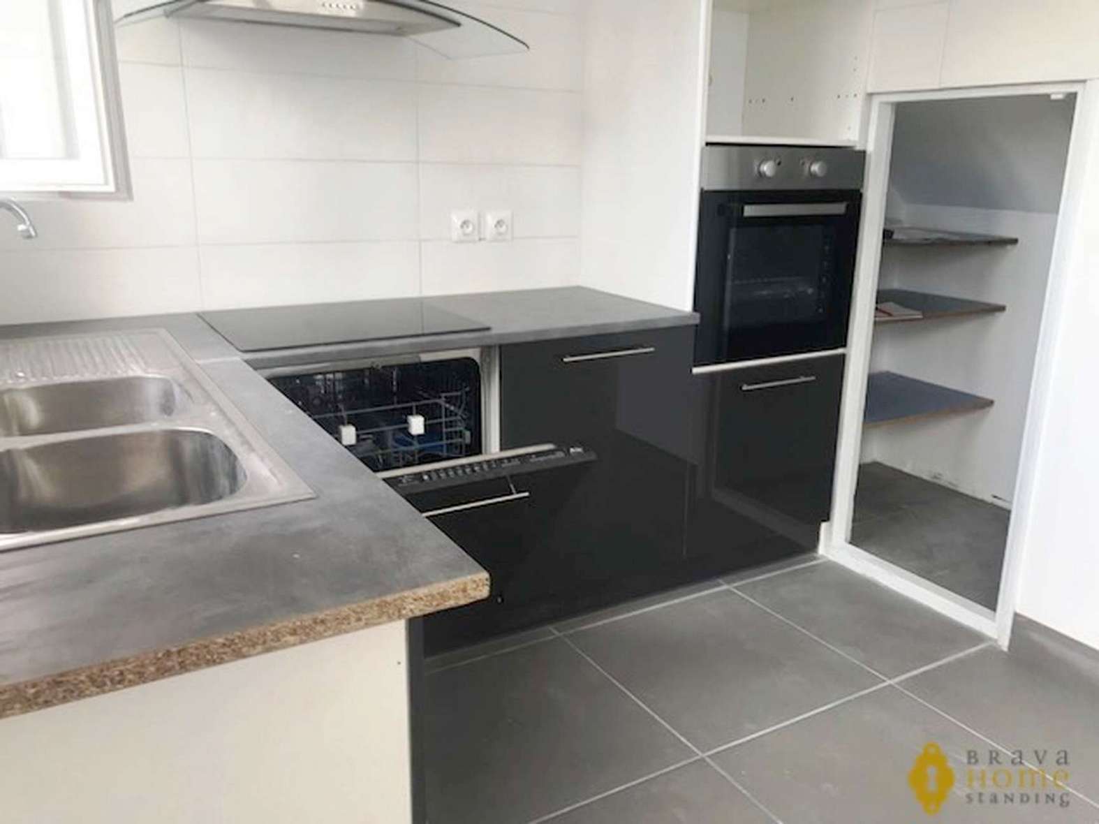Deux maisons avec amarre au canal large avec piscine, en vente à Empuriabrava