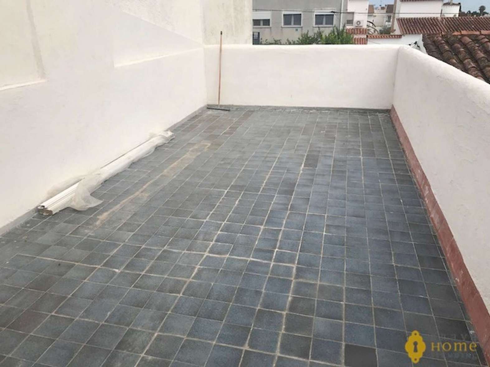 Deux maisons avec amarre au canal large avec piscine, en vente à Empuriabrava