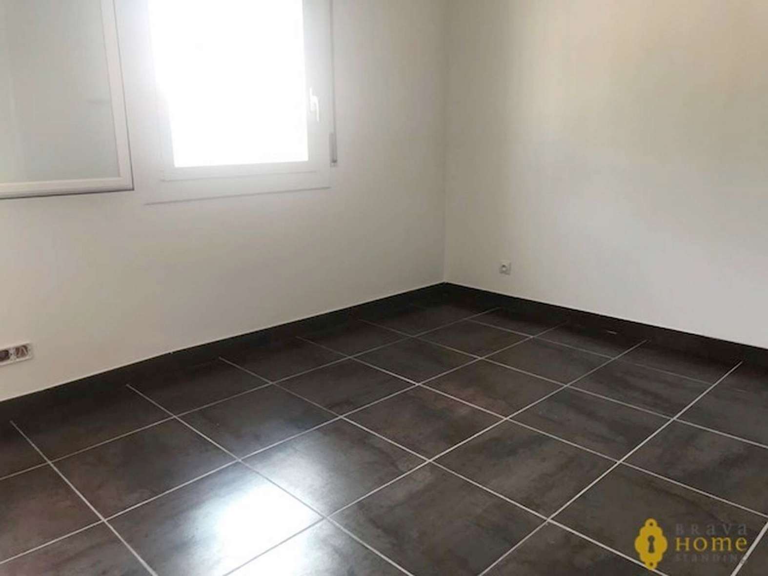 Deux maisons avec amarre au canal large avec piscine, en vente à Empuriabrava