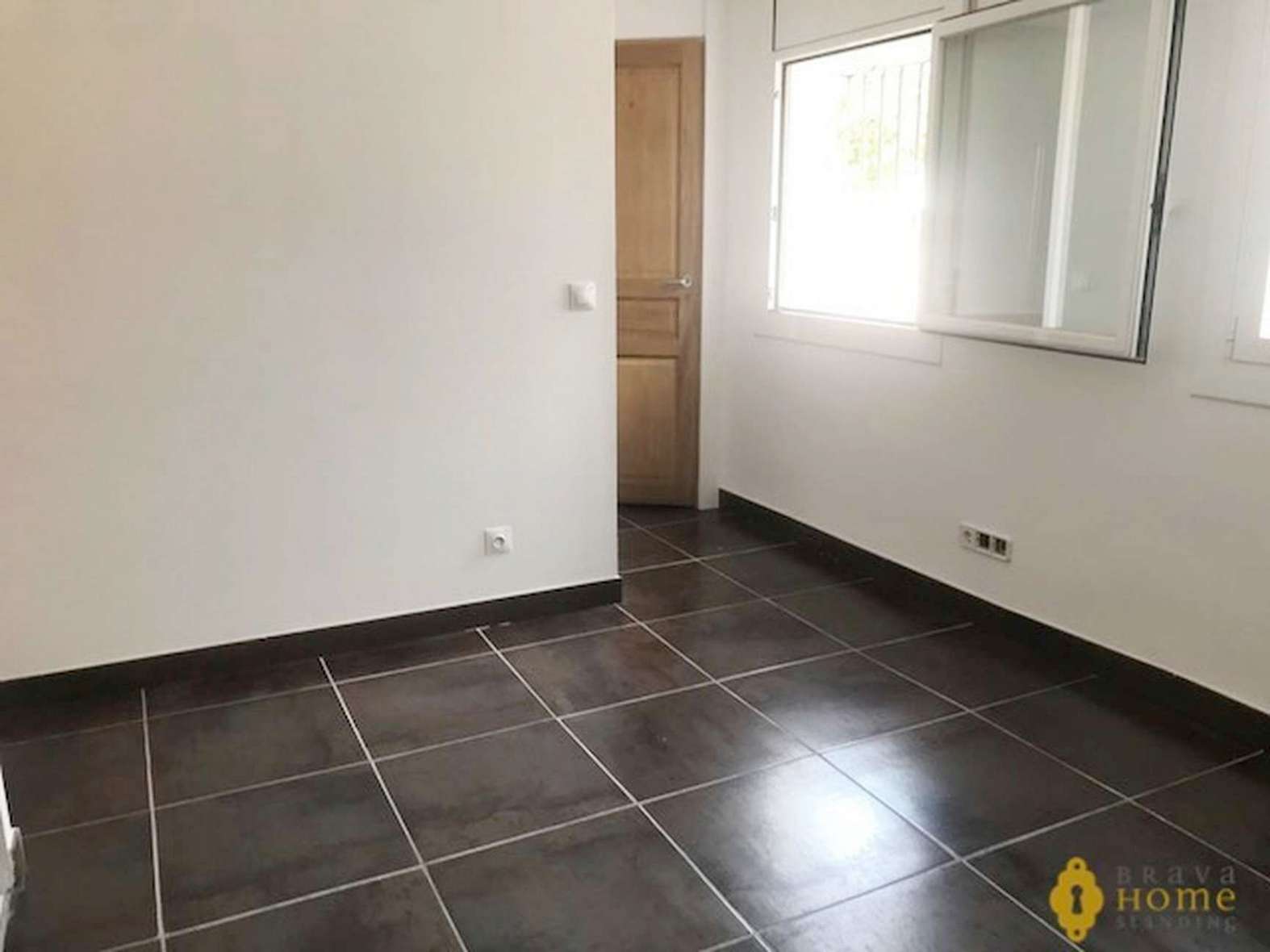 Deux maisons avec amarre au canal large avec piscine, en vente à Empuriabrava