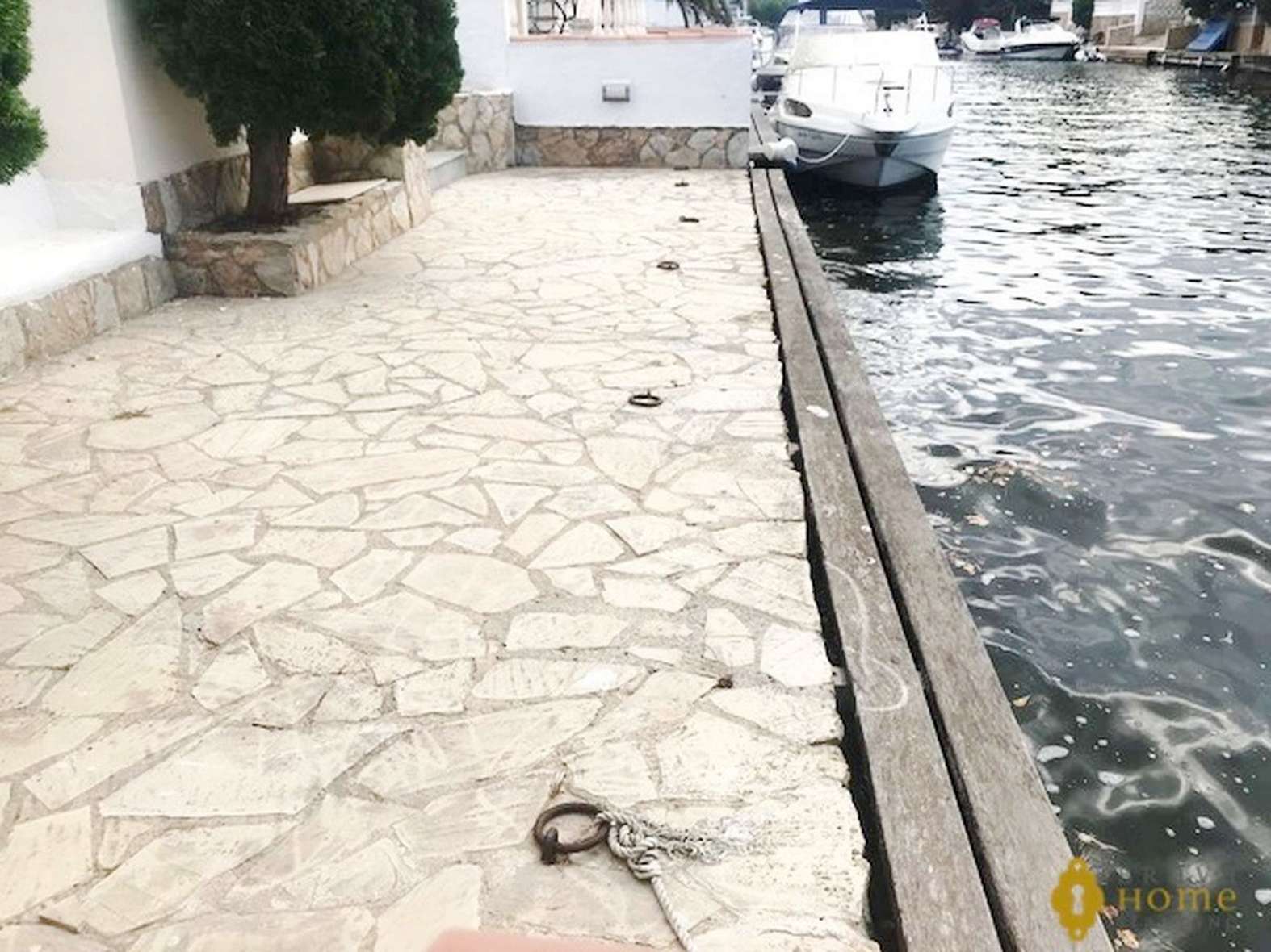 Deux maisons avec amarre au canal large avec piscine, en vente à Empuriabrava