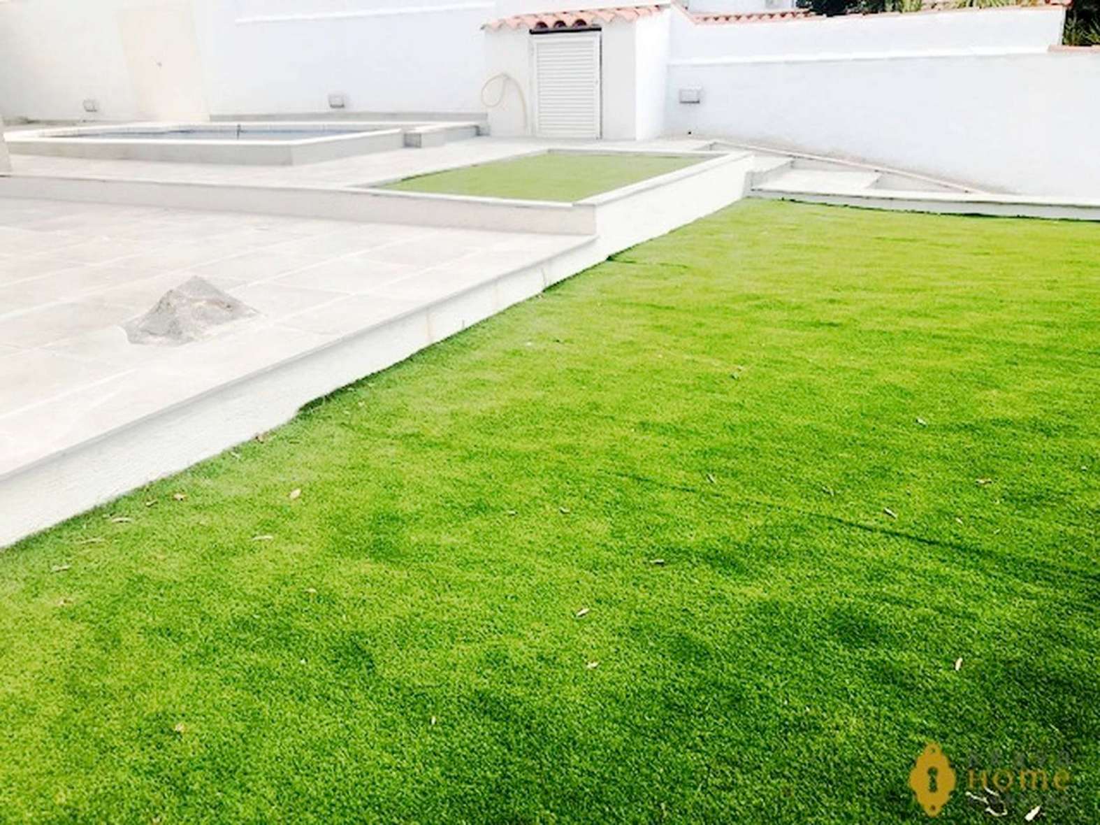 Deux maisons avec amarre au canal large avec piscine, en vente à Empuriabrava
