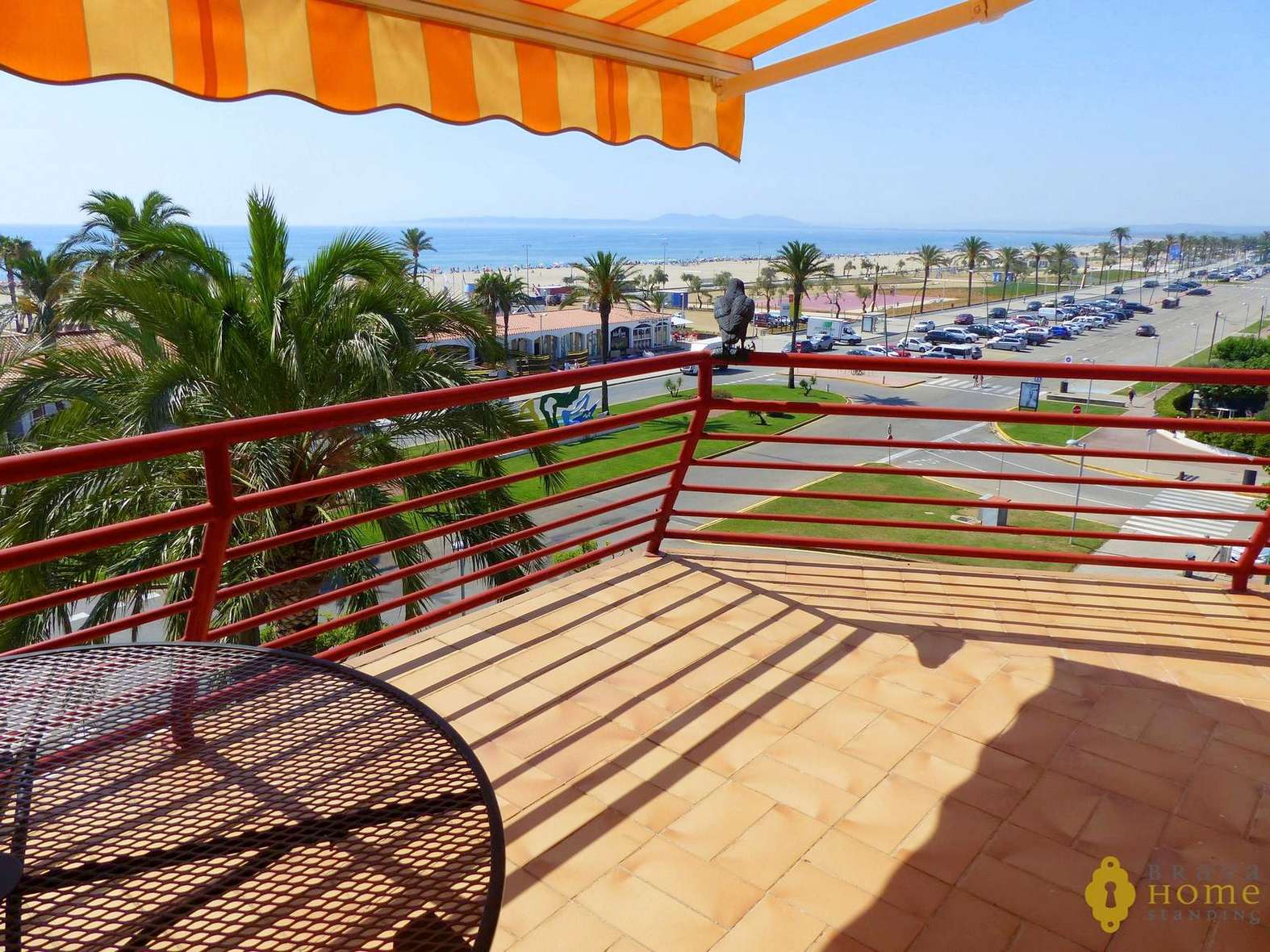 Magnífic apartament a primera línea de mar, en venda a Empuriabrava
