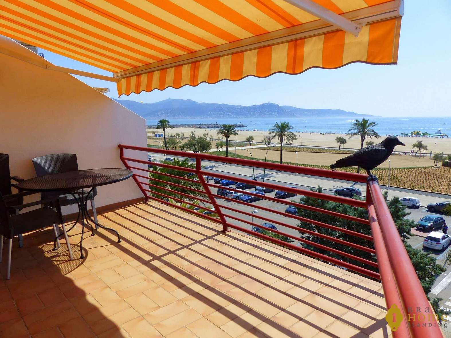 Beautiful apartment in 1st line of sea, for sale in Empuriabrava
