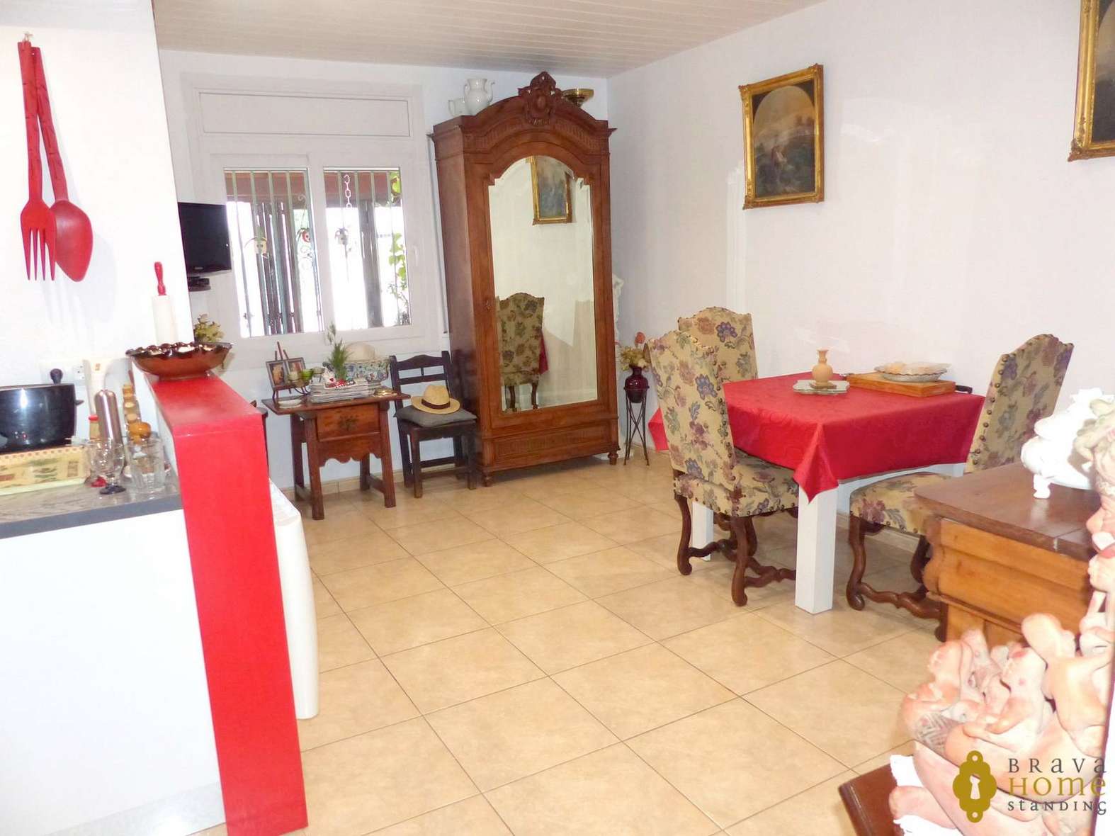 House built on one level for sale in Empuriabrava