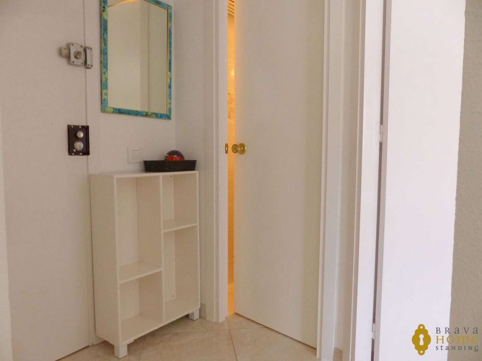 Bright renovated apartment for sale in Empuriabrava