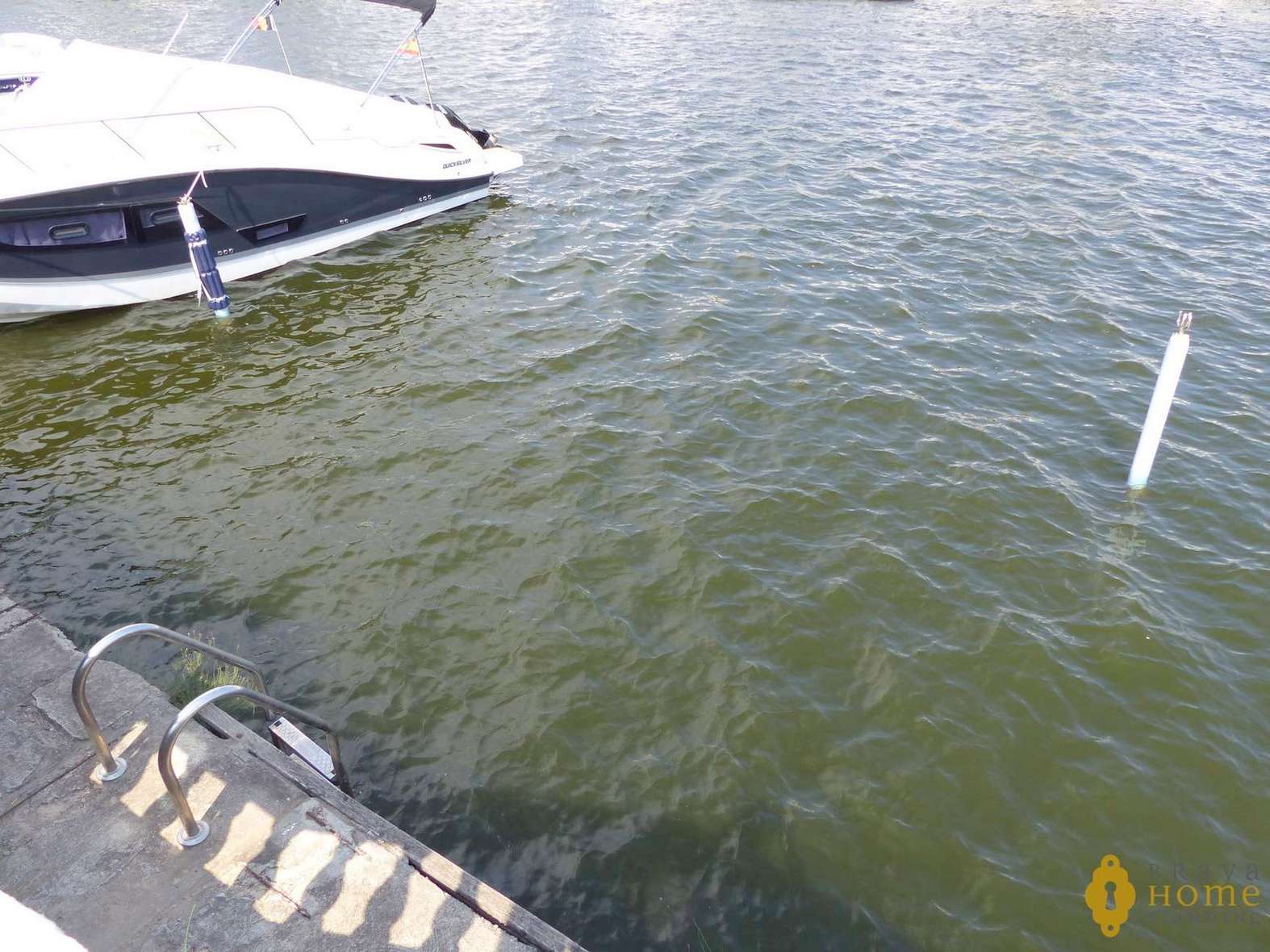 Bonica casa amb amarratge en venda a Empuriabrava