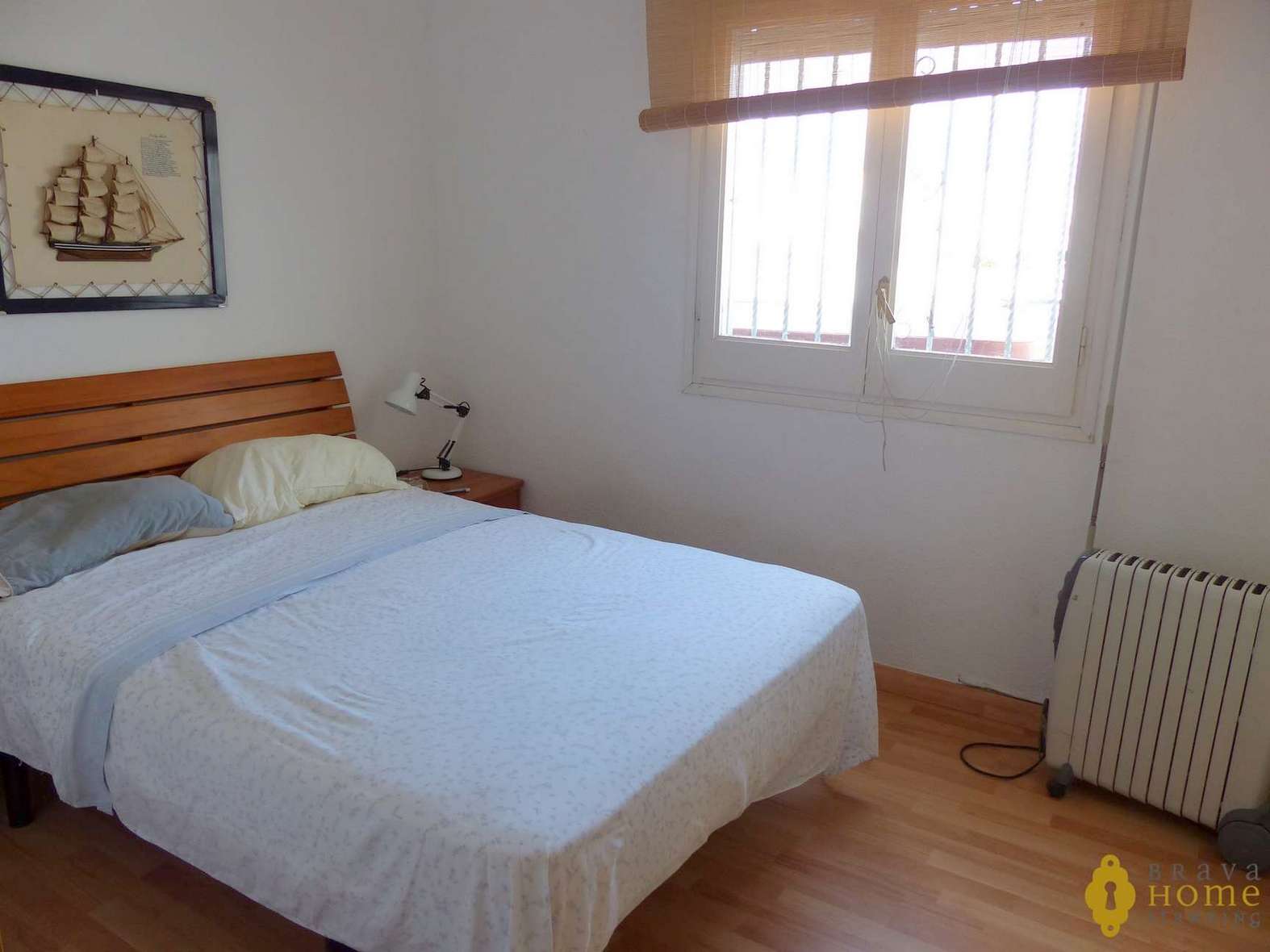 Beautiful house with mooring for sale in Empuriabrava