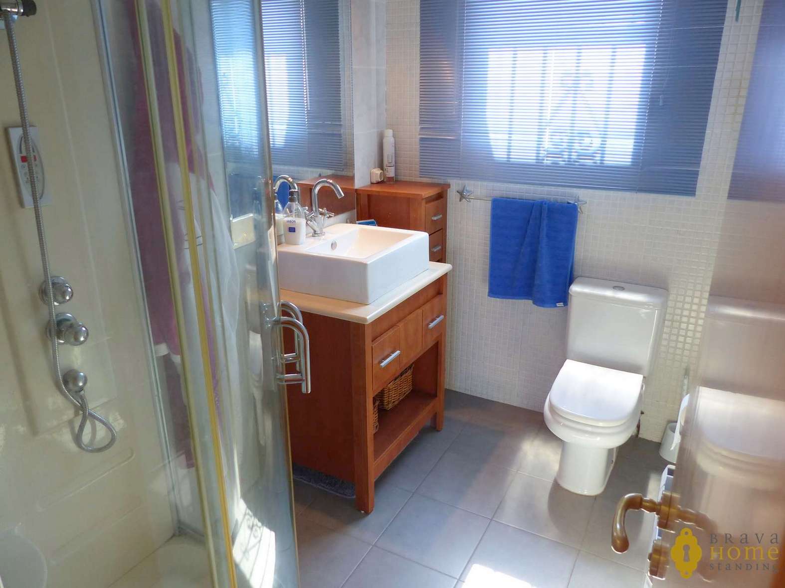 Bonica casa amb amarratge en venda a Empuriabrava