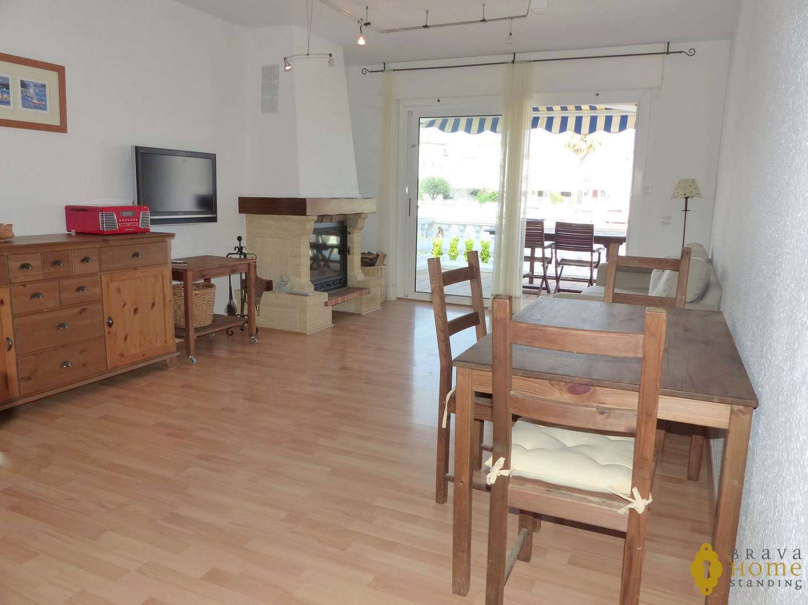 Bonica casa amb amarratge en venda a Empuriabrava