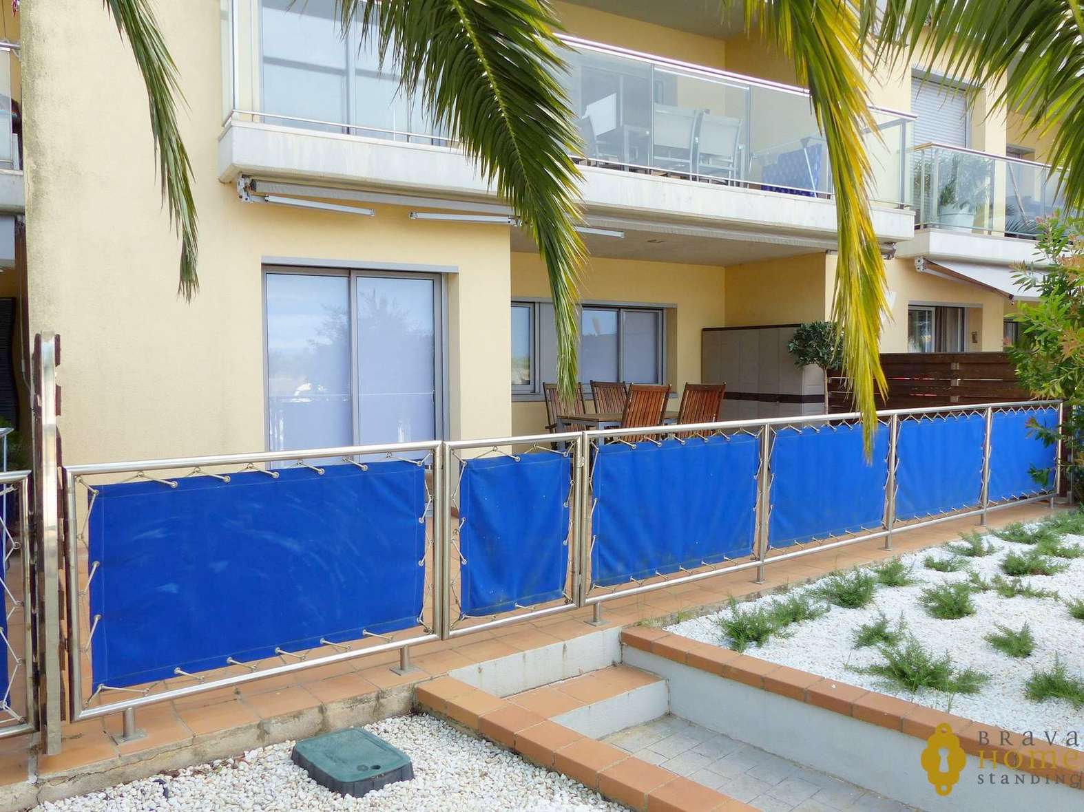 Precioso apartamento en planta baja con piscina en Rosas - Santa Margarita