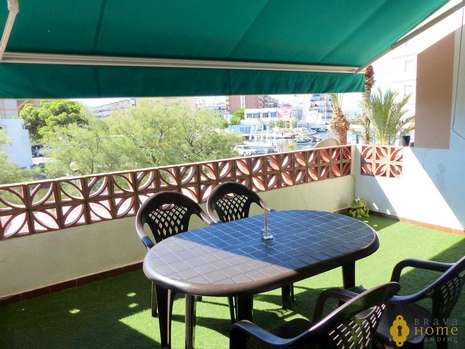 Beautiful studio with terrace, for sale at 300m from the beach of Rosas - Santa Margarita