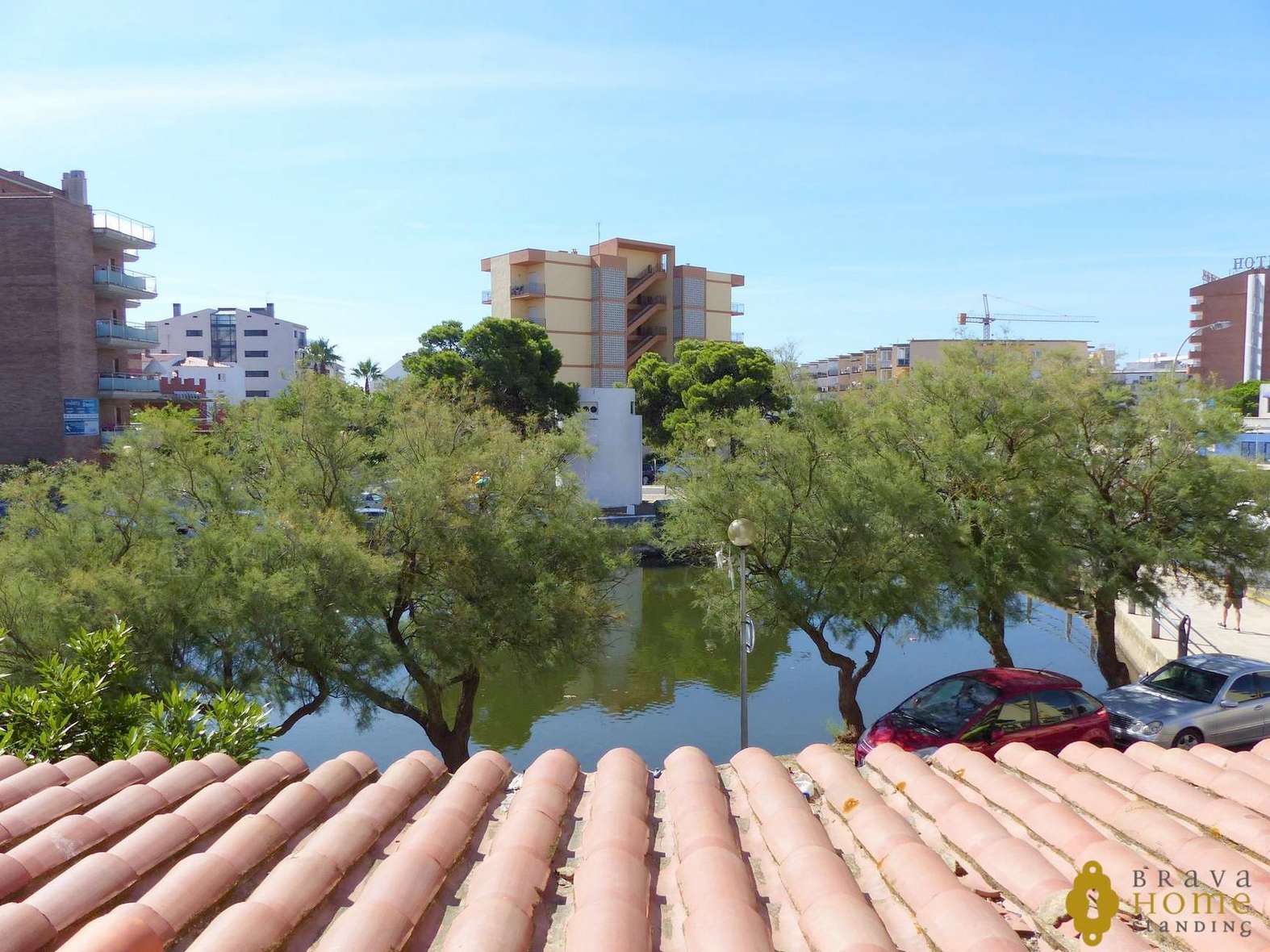 Beau studio avec terrasse, en vente à 300m de la plage de Rosas - Santa Margarita