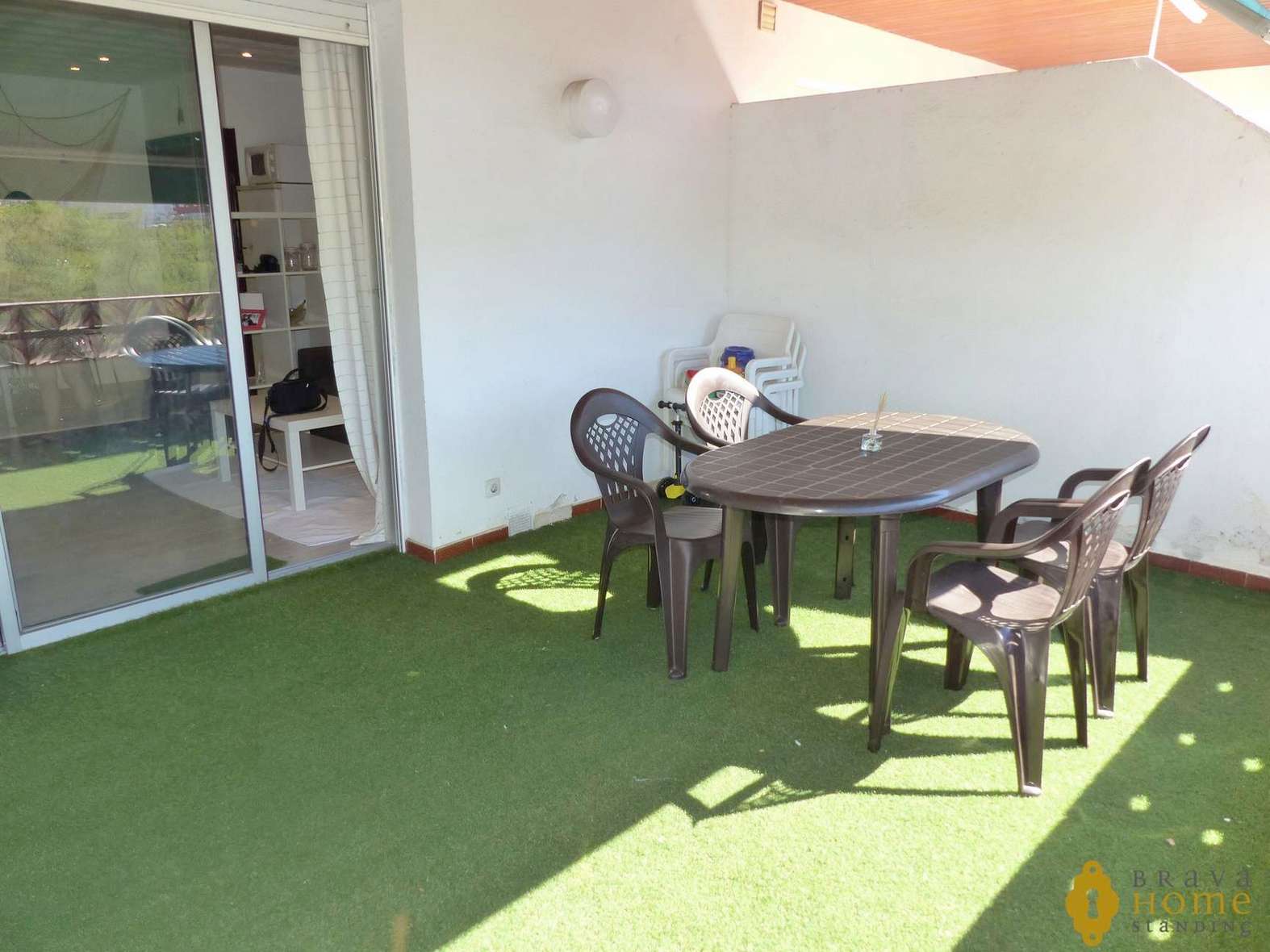 Hermoso estudio con terraza, en venta a 300 metros de la playa de Rosas - Santa Margarita