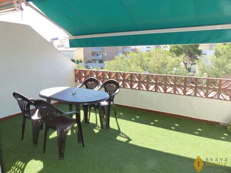 Beautiful studio with terrace, for sale at 300m from the beach of Rosas - Santa Margarita