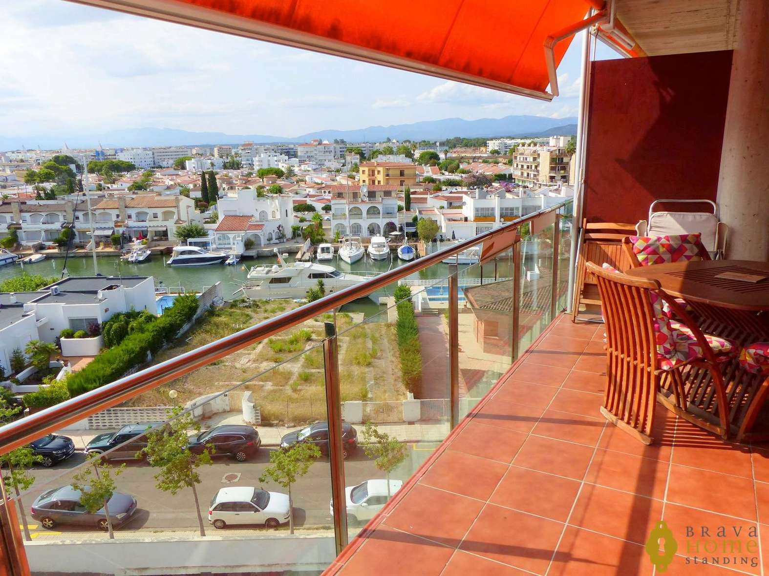 Apartamento reciente vistas al canal y parking venta Santa Margarita