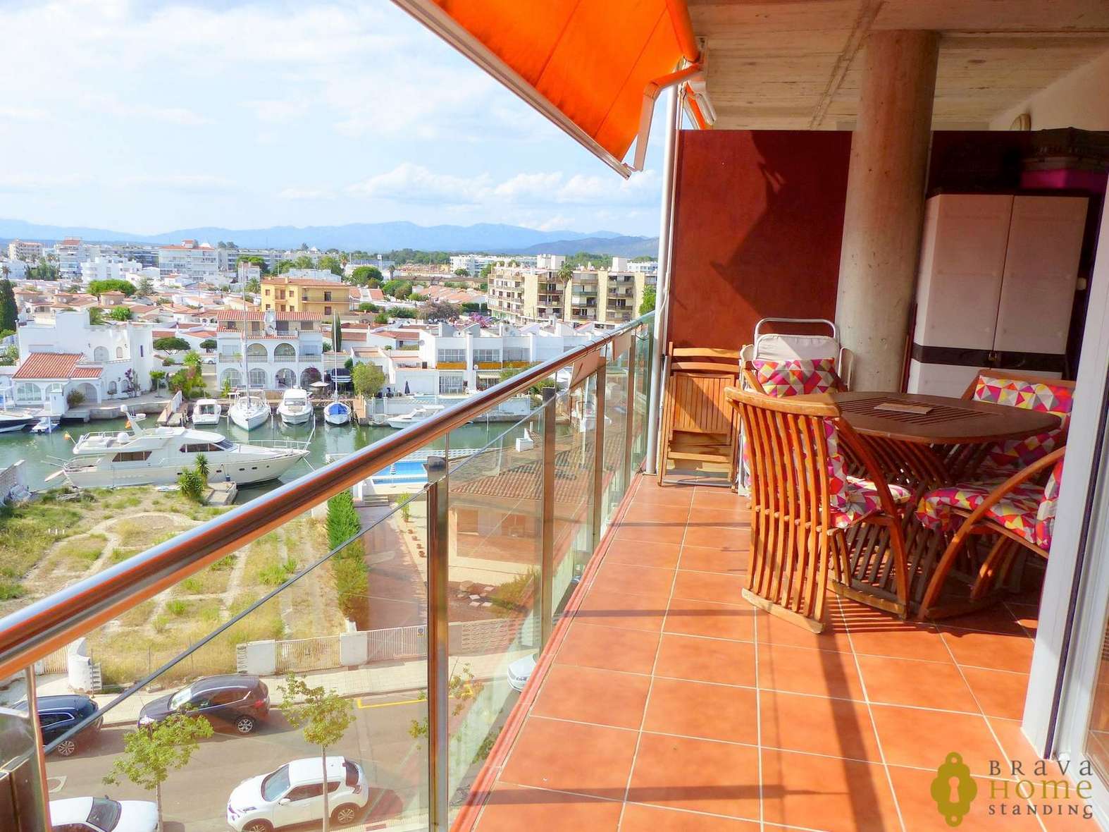 Recent apartment with canal view and parking for sale Santa Margarita