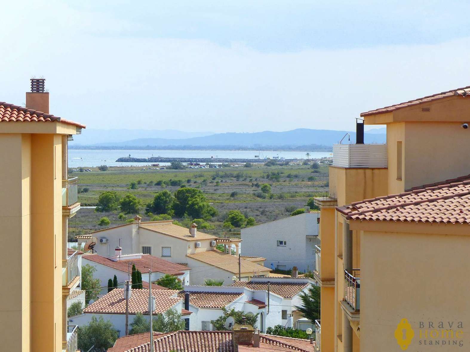 Apartamento reciente vistas al canal y parking venta Santa Margarita