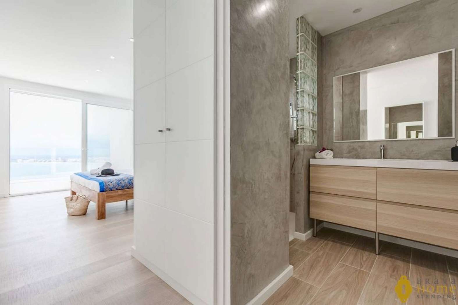 Maison neuve avec vue mer exceptionnelle, proche du centre ville de Rosas, en vente