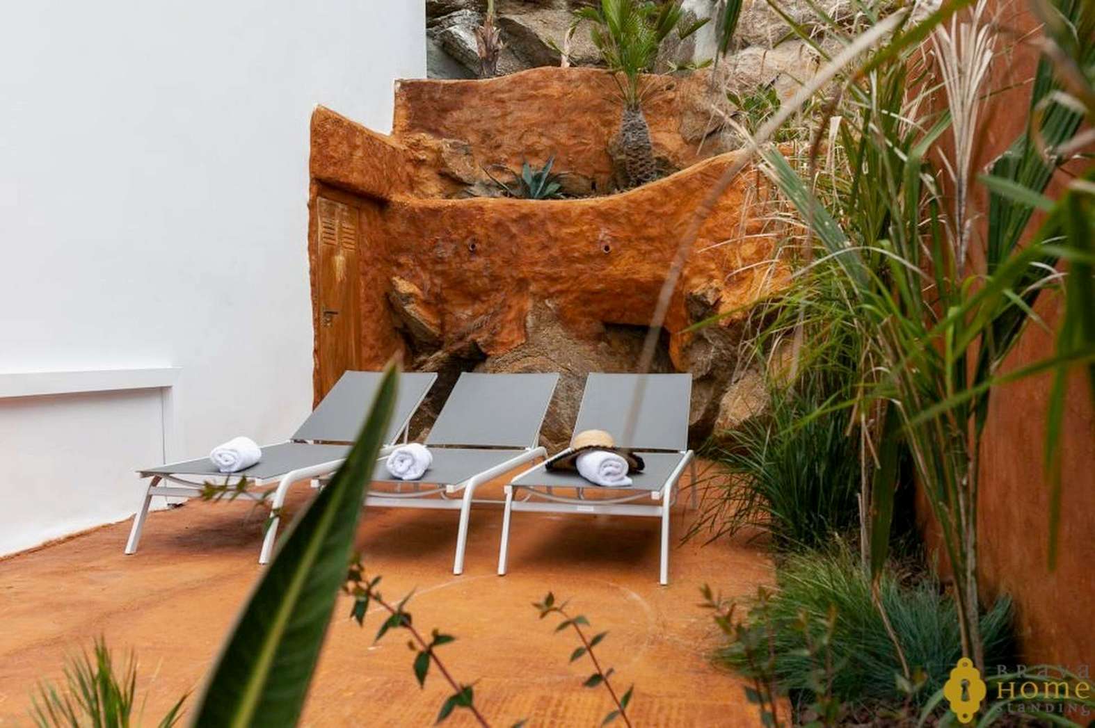 Maison neuve avec vue mer exceptionnelle, proche du centre ville de Rosas, en vente