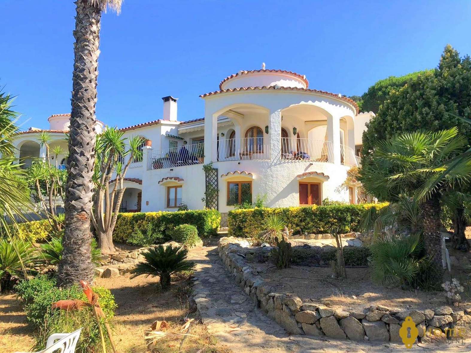 Beautiful villa with views over the Bay of Roses,  for sale in Palau Saverdera