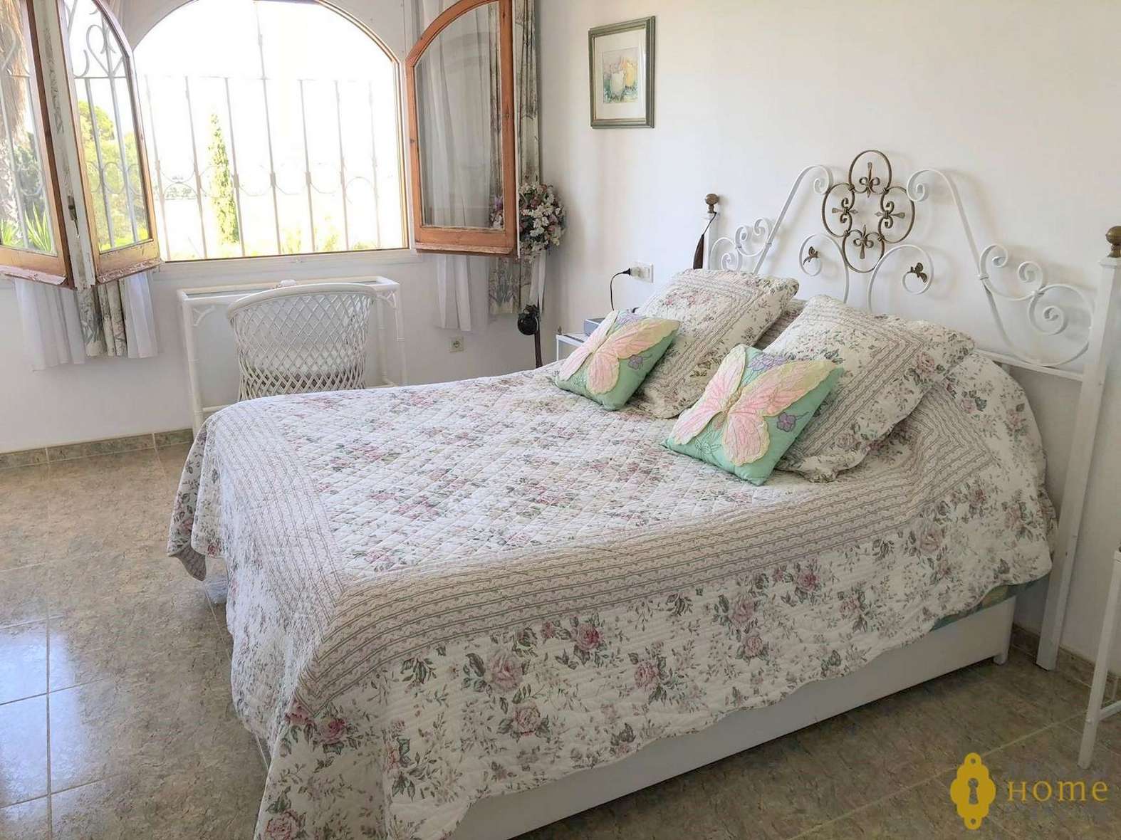 Beautiful villa with views over the Bay of Roses,  for sale in Palau Saverdera
