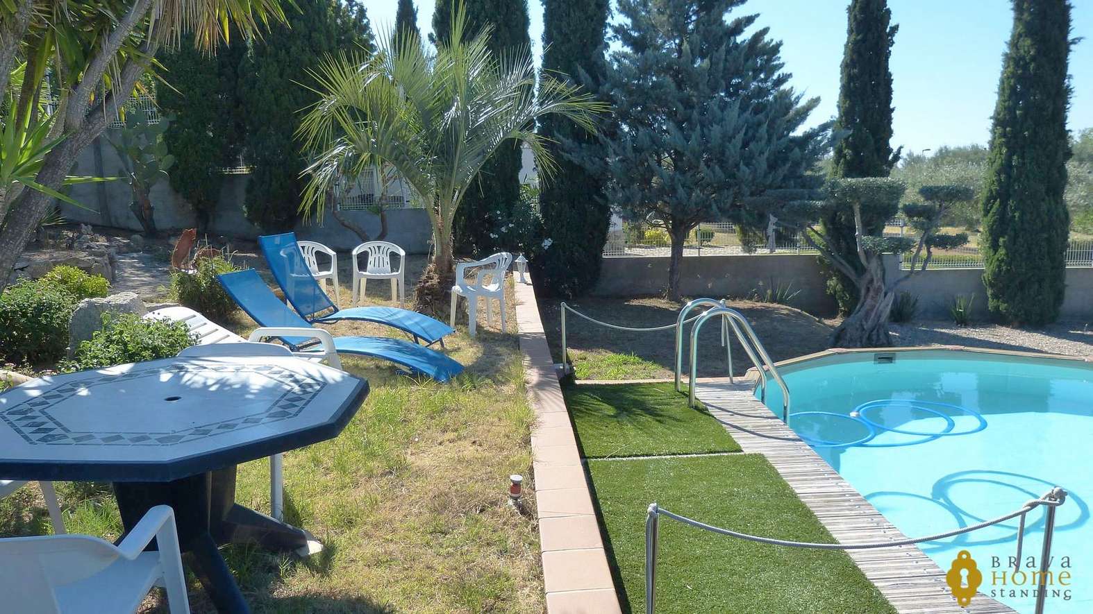 Beautiful villa with views over the Bay of Roses,  for sale in Palau Saverdera