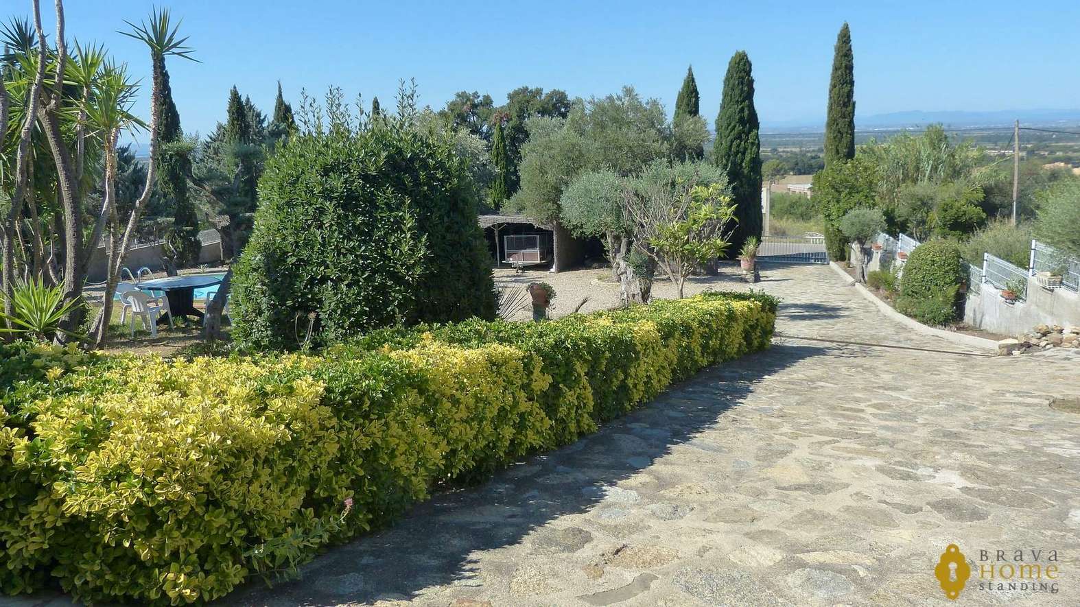 Beautiful villa with views over the Bay of Roses,  for sale in Palau Saverdera