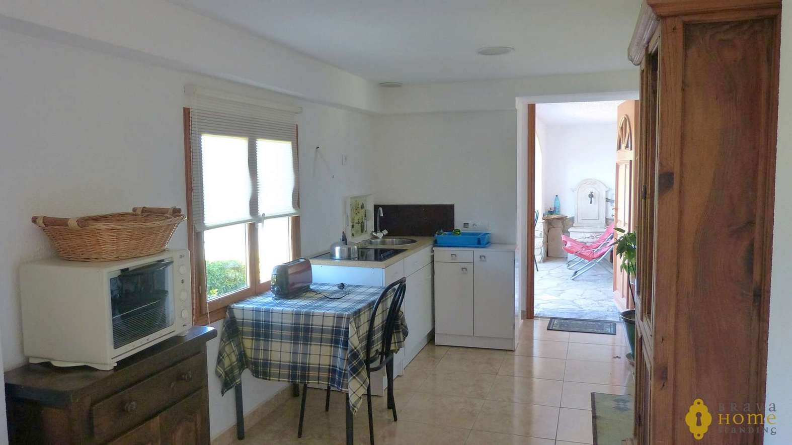 Beautiful villa with views over the Bay of Roses,  for sale in Palau Saverdera