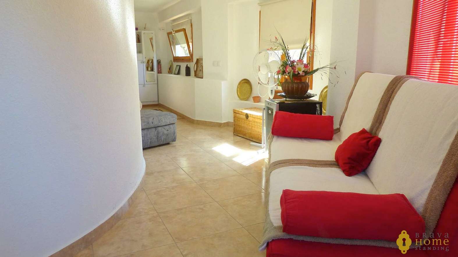 Beautiful villa with views over the Bay of Roses,  for sale in Palau Saverdera
