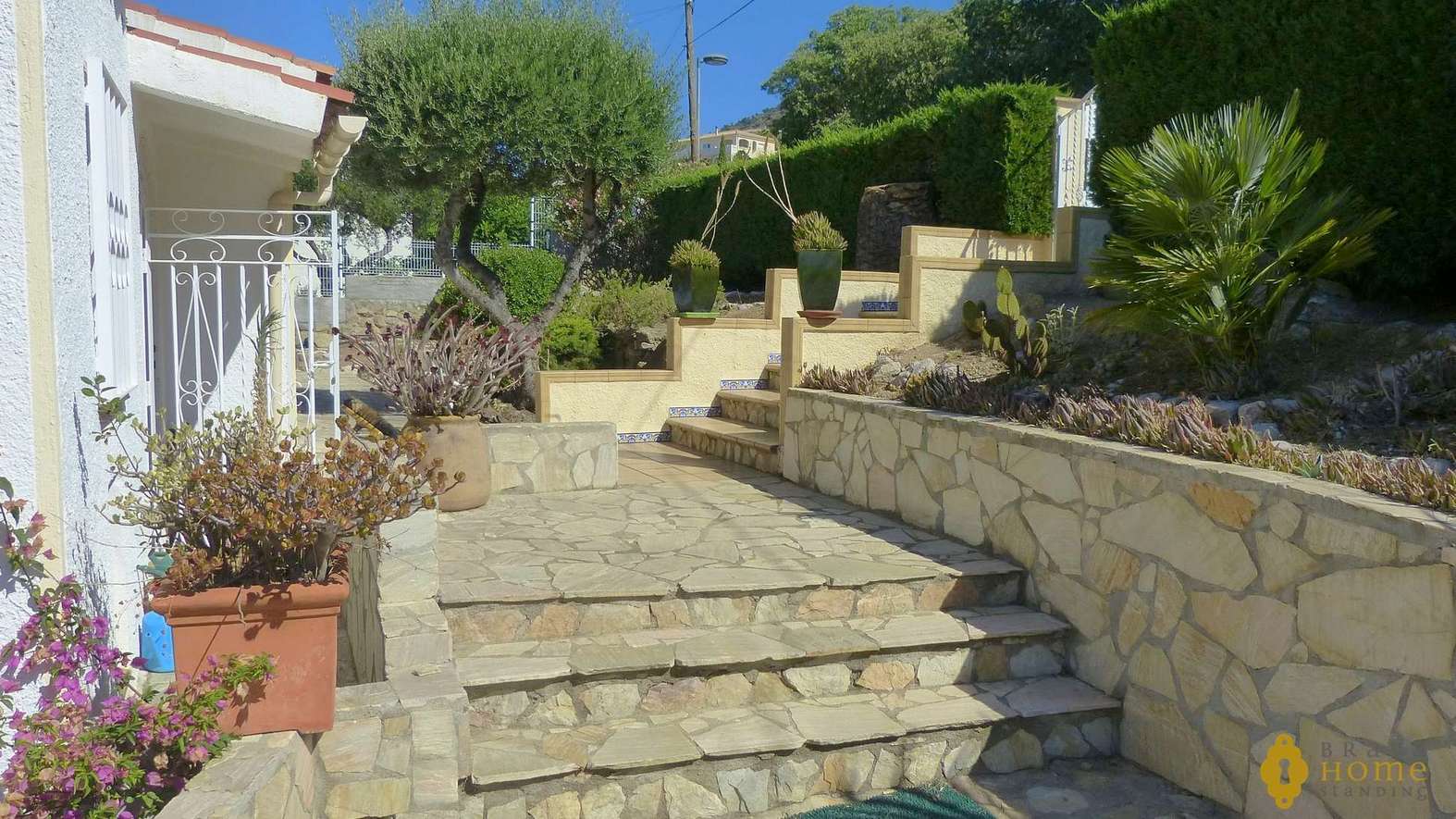 Beautiful villa with views over the Bay of Roses,  for sale in Palau Saverdera