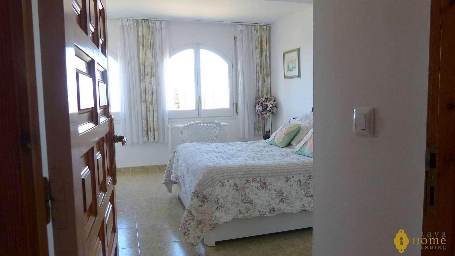 Beautiful villa with views over the Bay of Roses,  for sale in Palau Saverdera