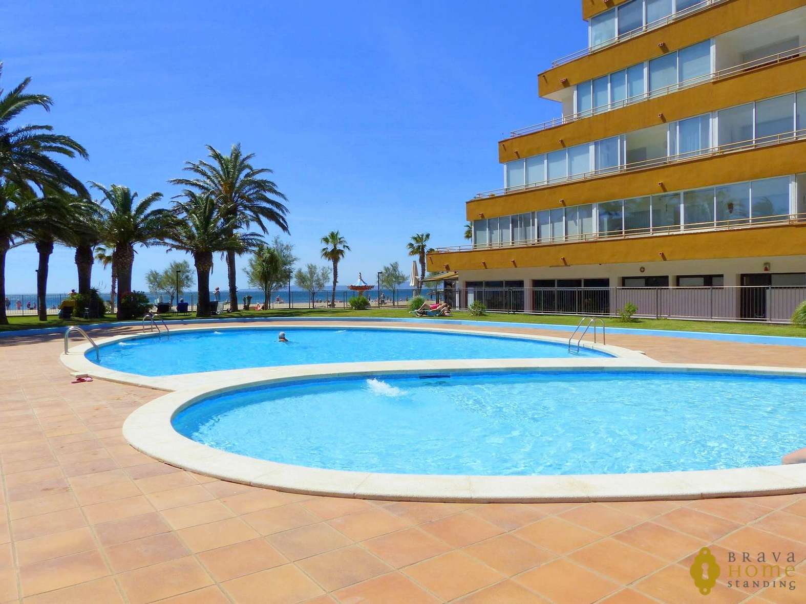 Splendid renovated apartment with sea view, for sale in Santa Margarita