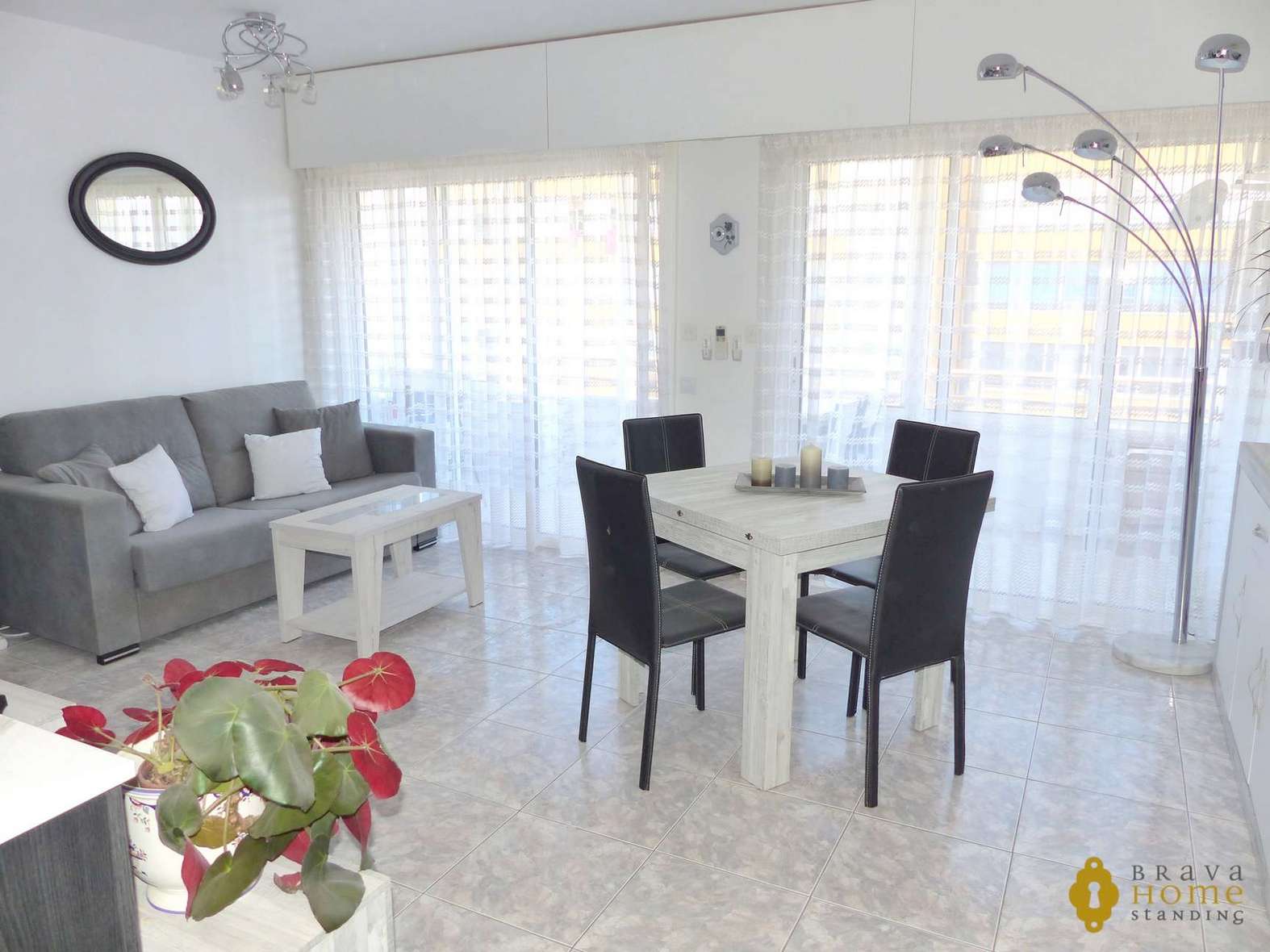 Splendid renovated apartment with sea view, for sale in Santa Margarita
