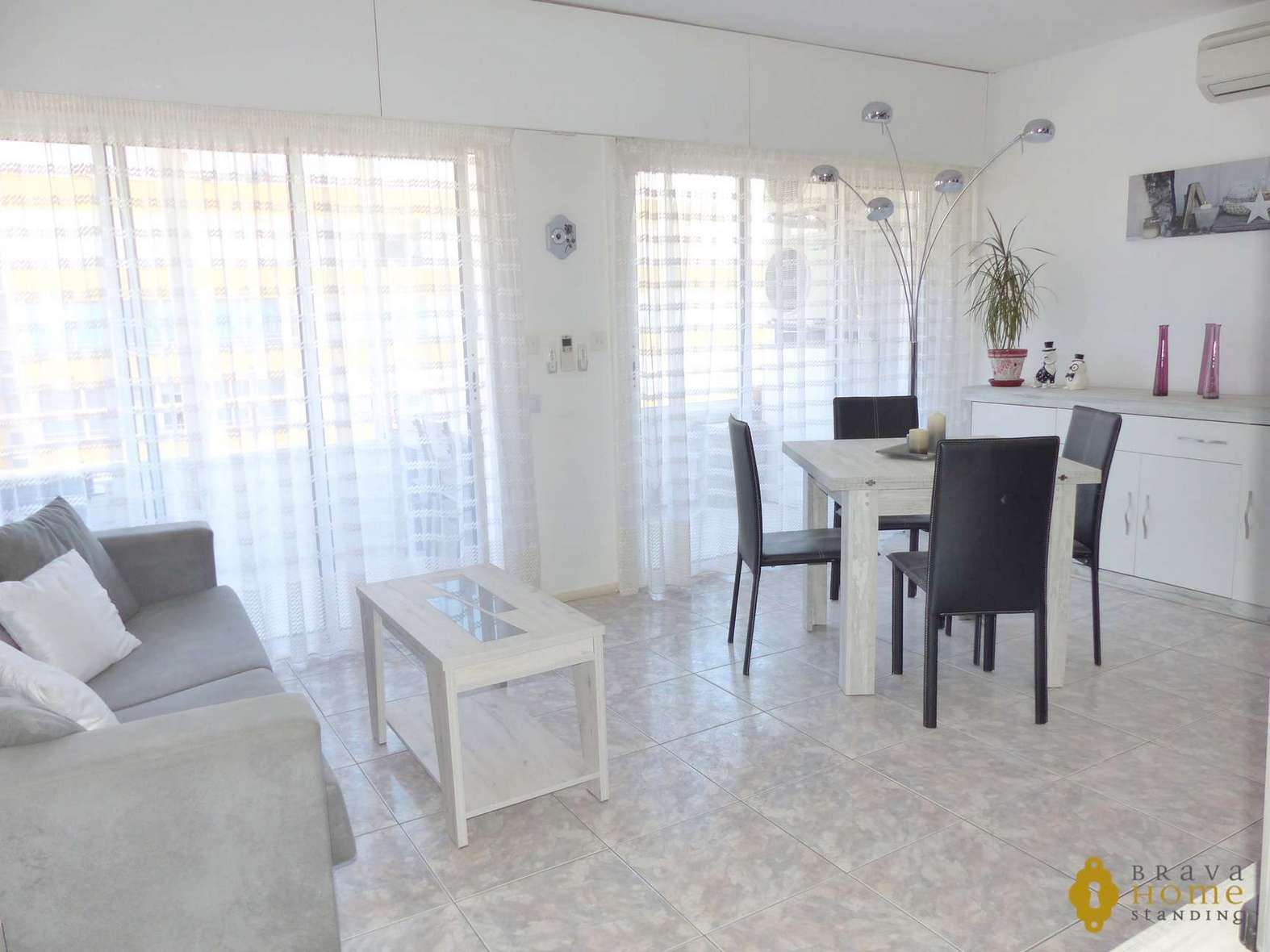 Splendid renovated apartment with sea view, for sale in Santa Margarita