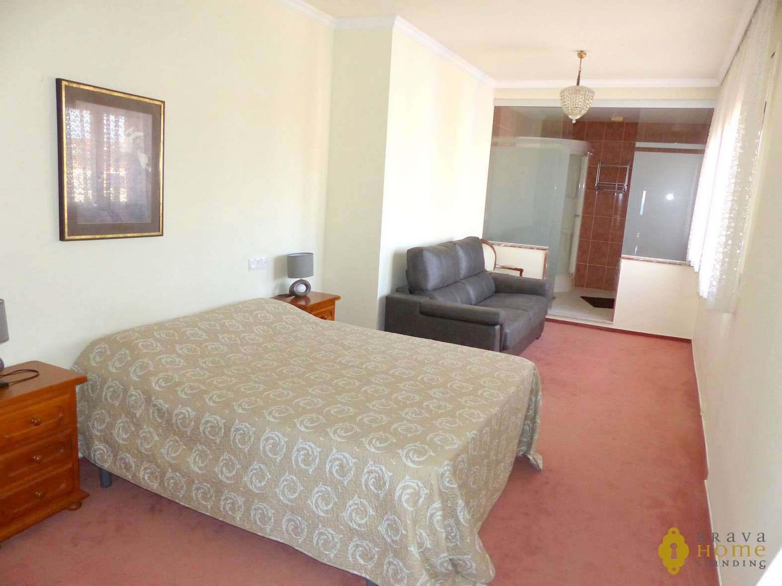 Luxurious penthouse in 1st line of sea, for sale in Empuriabrava
