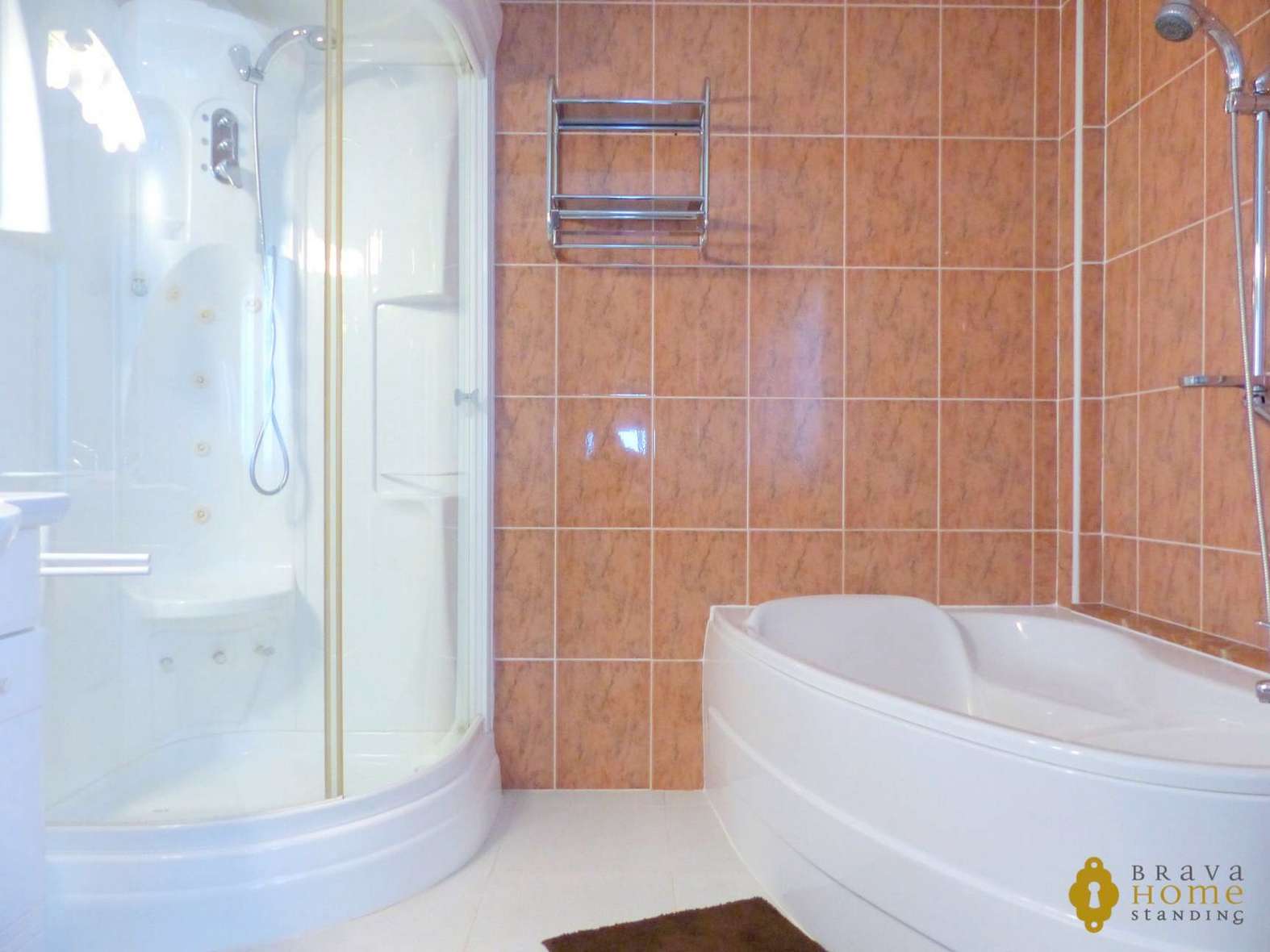 Luxurious penthouse in 1st line of sea, for sale in Empuriabrava