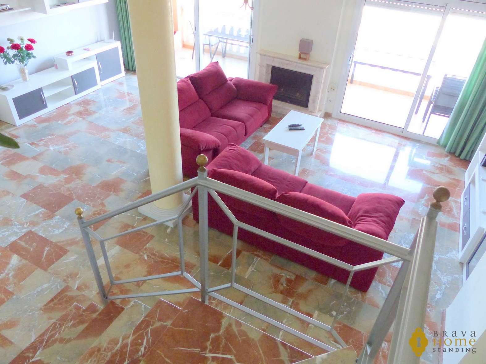 Luxurious penthouse in 1st line of sea, for sale in Empuriabrava