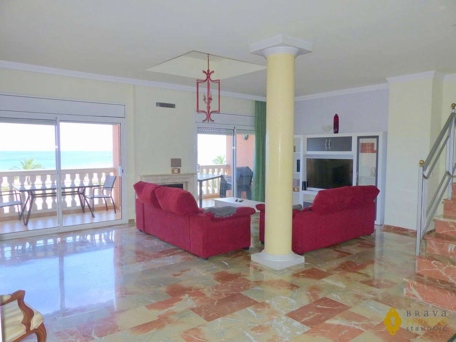 Luxurious penthouse in 1st line of sea, for sale in Empuriabrava