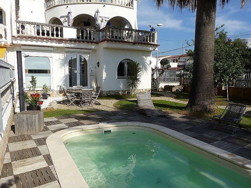 Beautiful house before the bridges with 17 x 5m mooring for sale in Empuriabrava