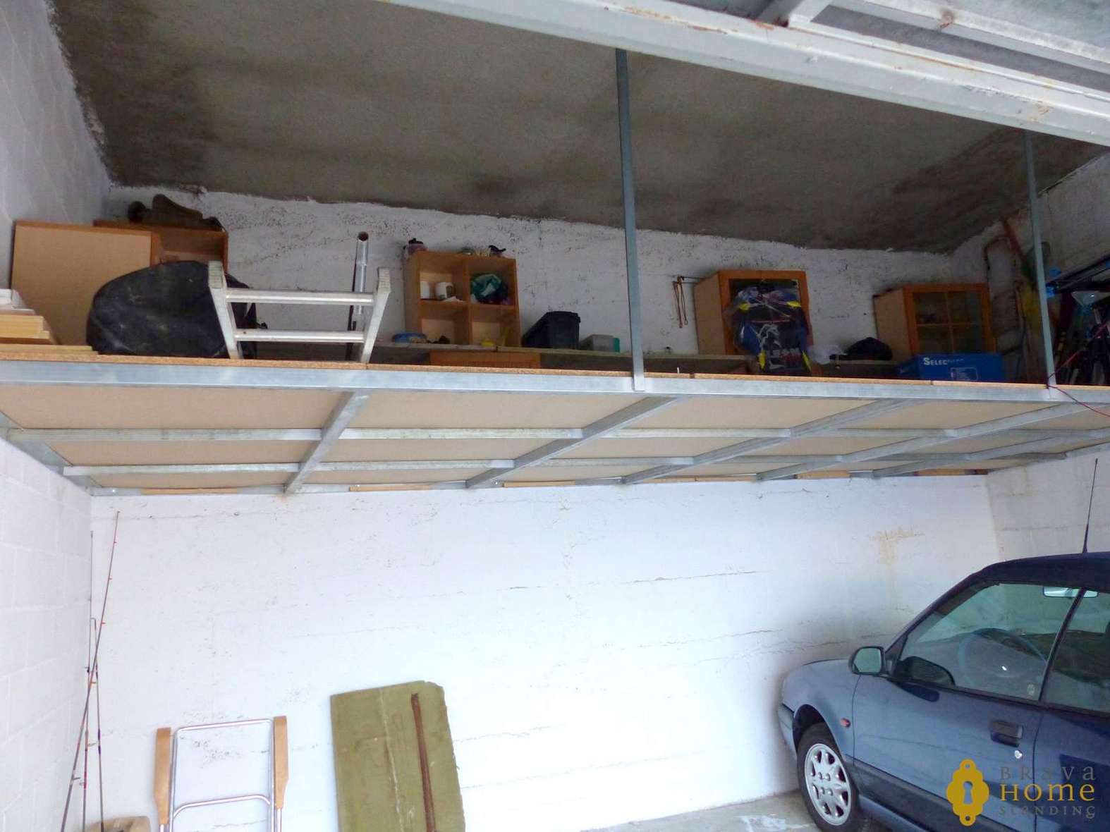 Magnífico apartamento en primera línea de mar en venta en Rosas