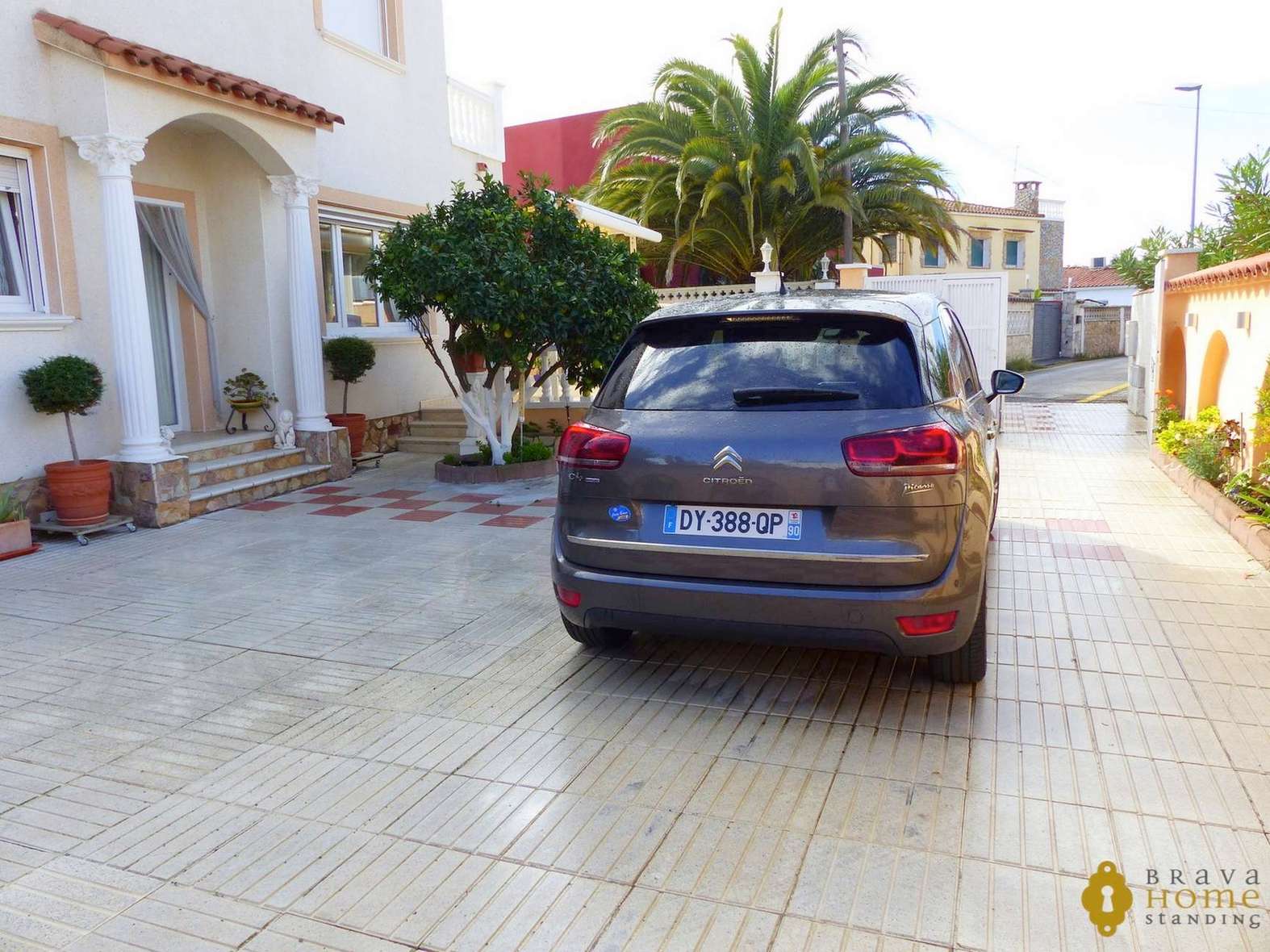 Belle maison avec piscine en vente à Empuriabrava