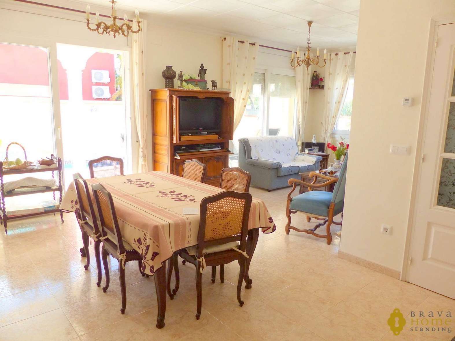 Belle maison avec piscine en vente à Empuriabrava