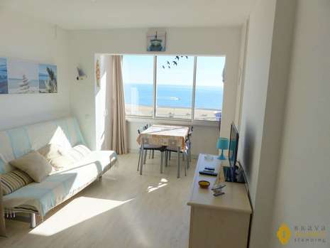 Superb apartment in 1st line of sea for sale in Empuriabrava 