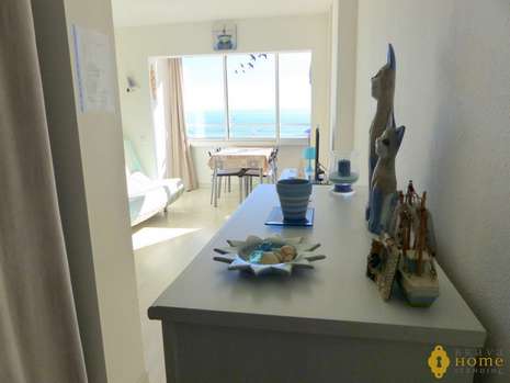 Superb apartment in 1st line of sea for sale in Empuriabrava 