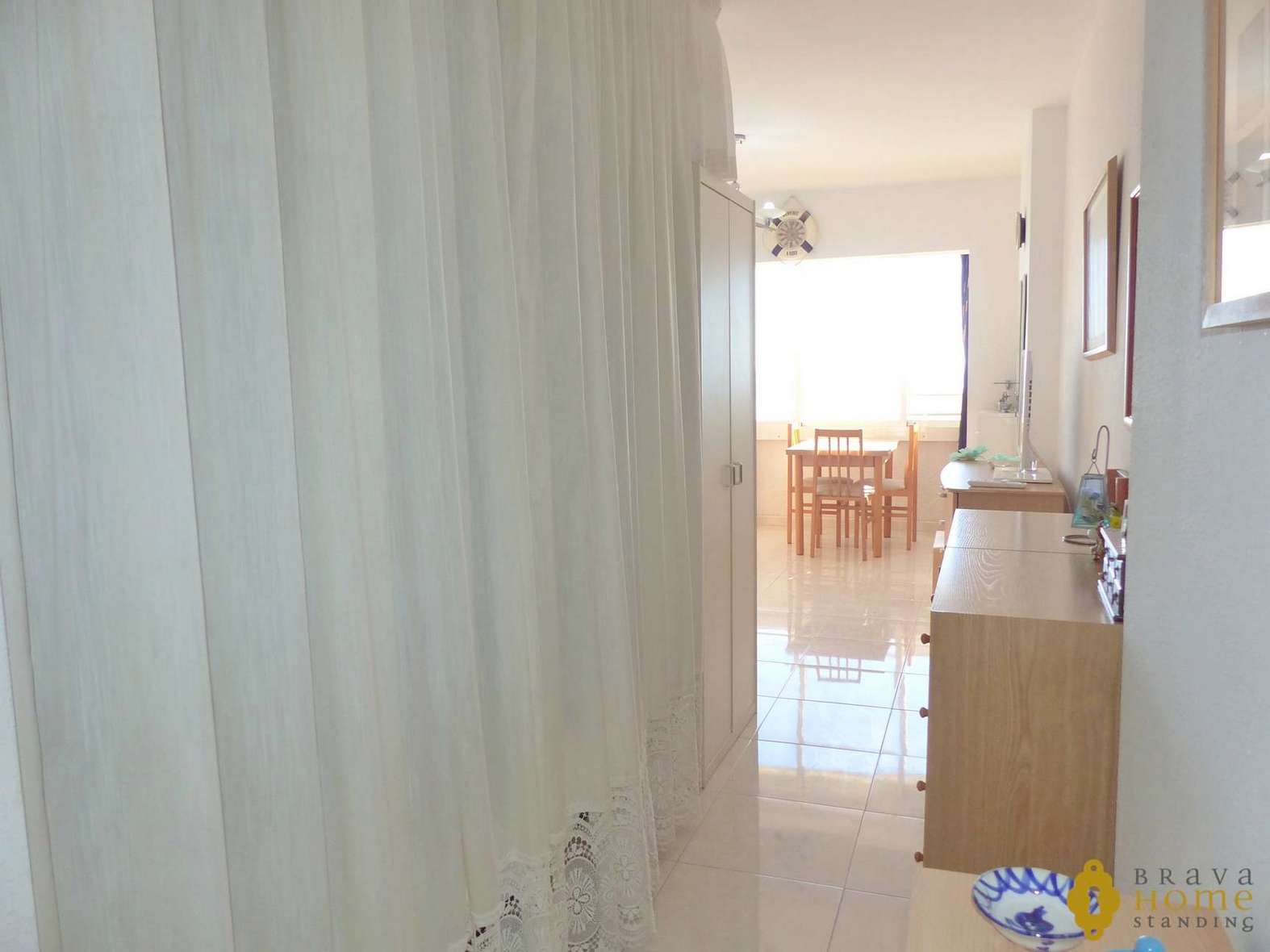Nice apartment in 1st line of sea for sale in Empuriabrava 