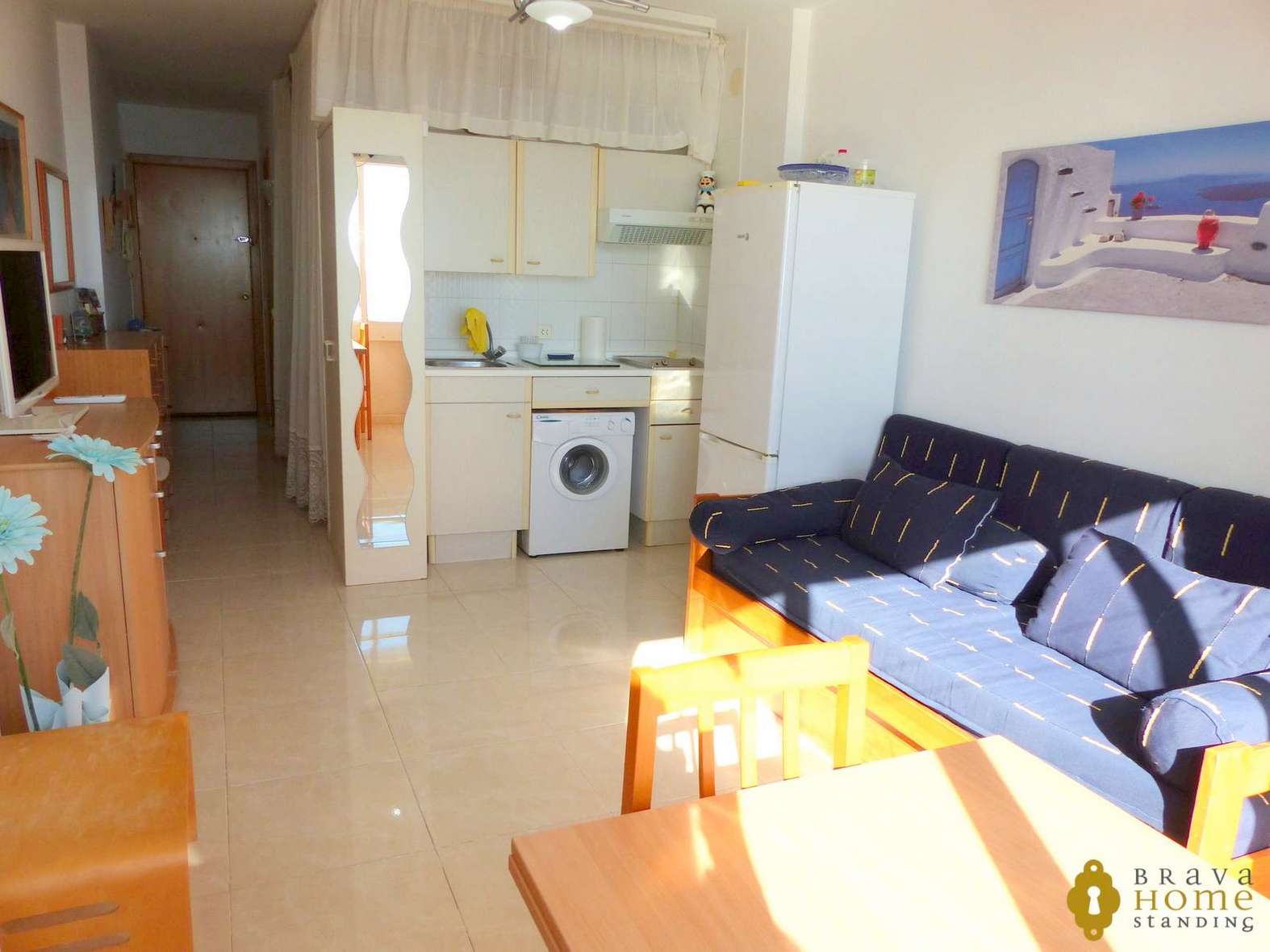 Bonito apartamento en 1era línea de mar en venta en Empuriabrava
