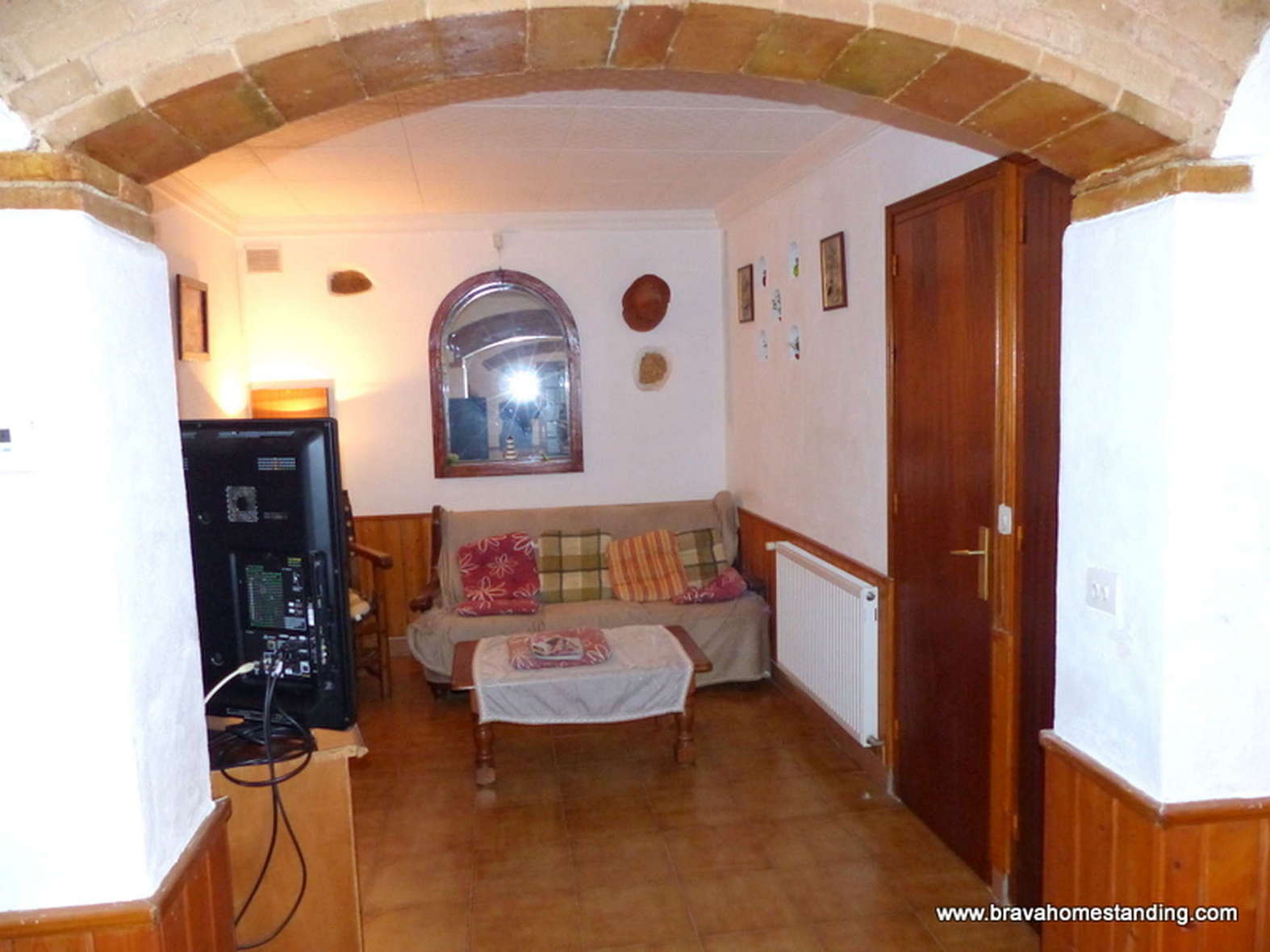 Castellón de Ampurias: Bonita villa con garaje y piscina en venta