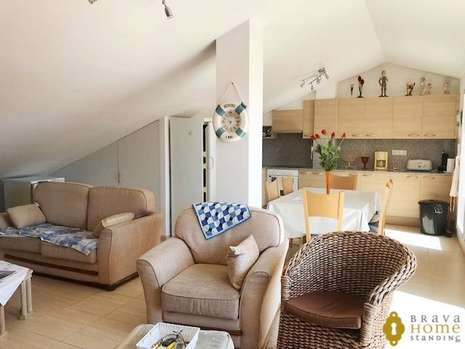 Superbe Duplex dans le centre de Rosas en vente.